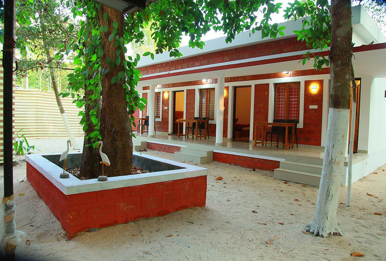 Agape Marari Appartement Mararikulam Buitenkant foto
